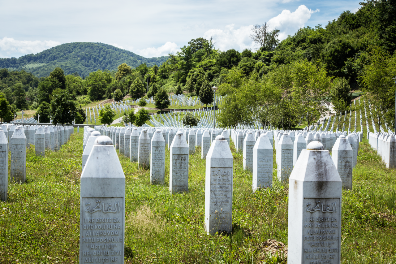 bosnian genocide graves