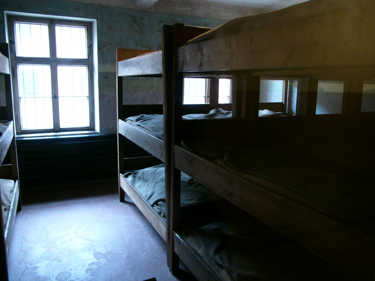 Auschwitz I bunks © Bill Hunt